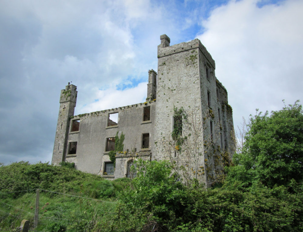 Castle — ringwork in Mulphedder